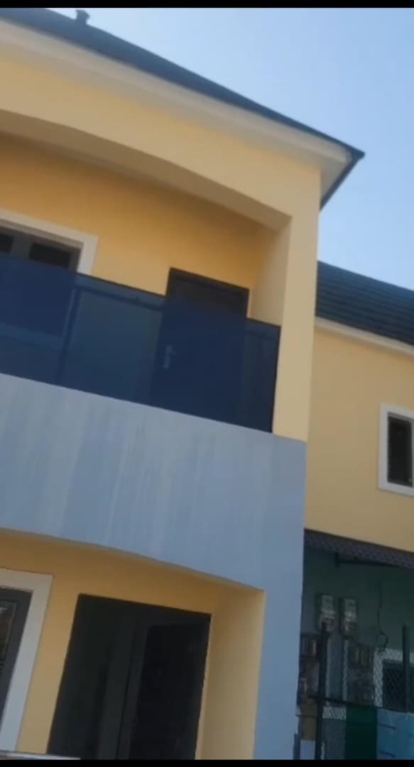 🏡 Modern Brand-new 3-bedroom penthouse